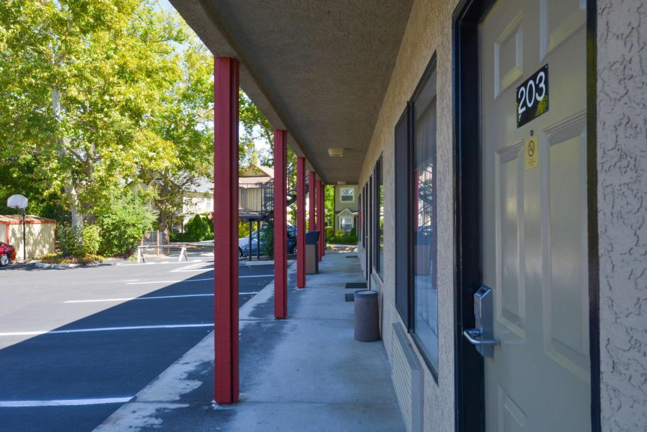 Atascadero Inn Εξωτερικό φωτογραφία